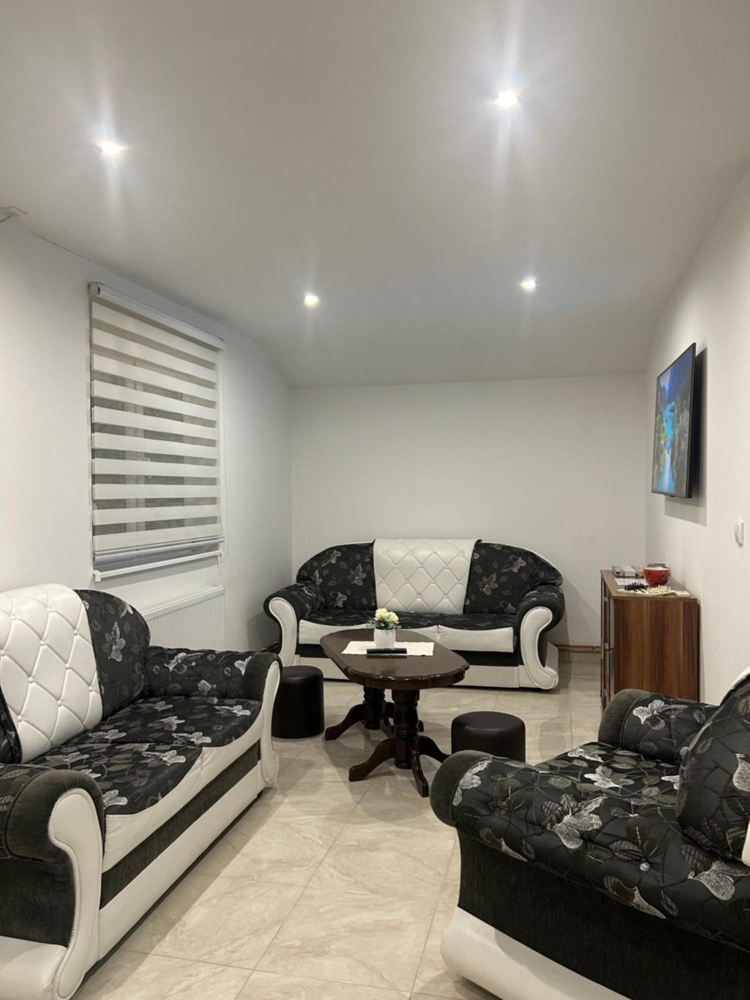 Apartman Diamond Lux Surčin エクステリア 写真