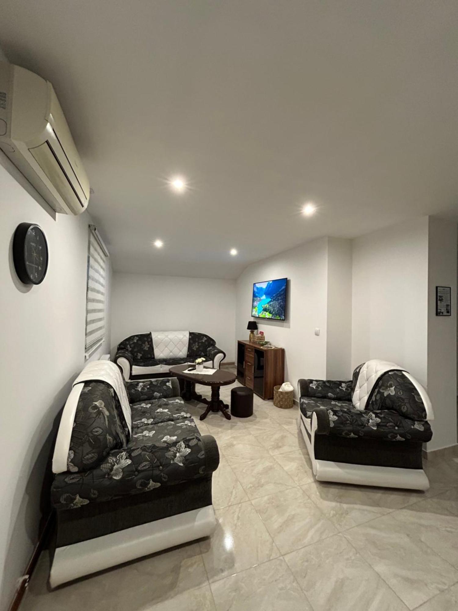 Apartman Diamond Lux Surčin エクステリア 写真